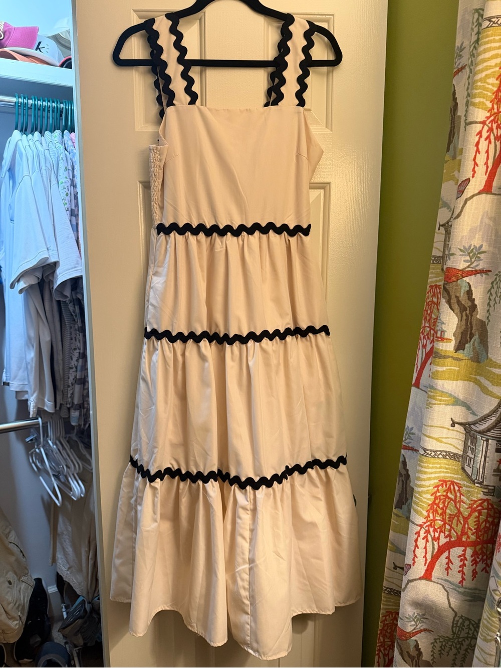 entro Size Small Cream Tiered Midi Dress with Black Rickrack Trim. New with tags